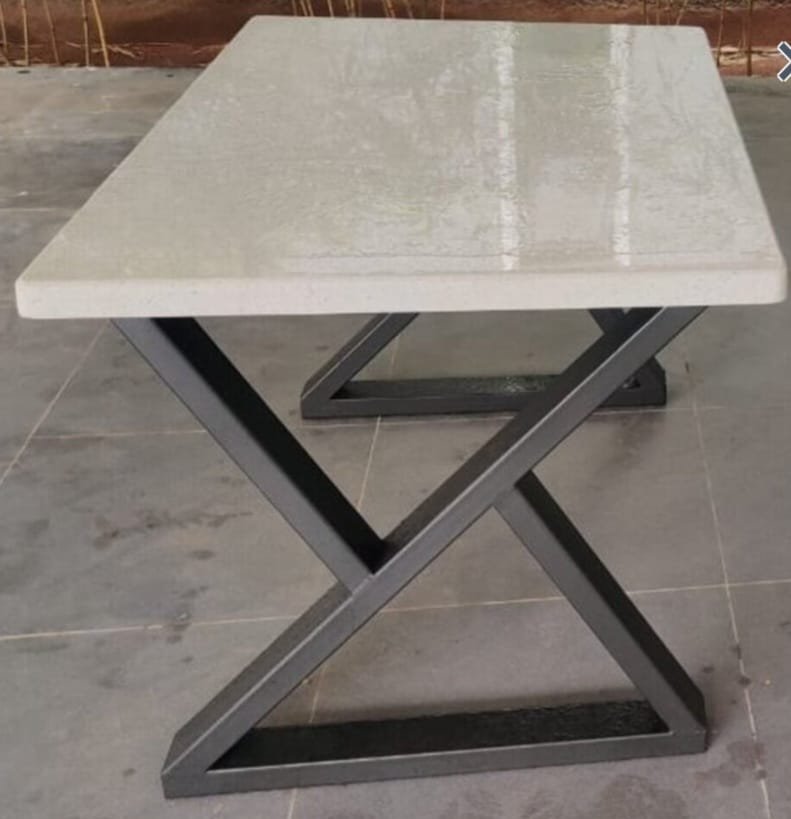 Lounge Table